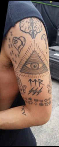 得価,お得 ONE OK ROCK TAKA タトゥー イメージ パーカー ハンドメイド